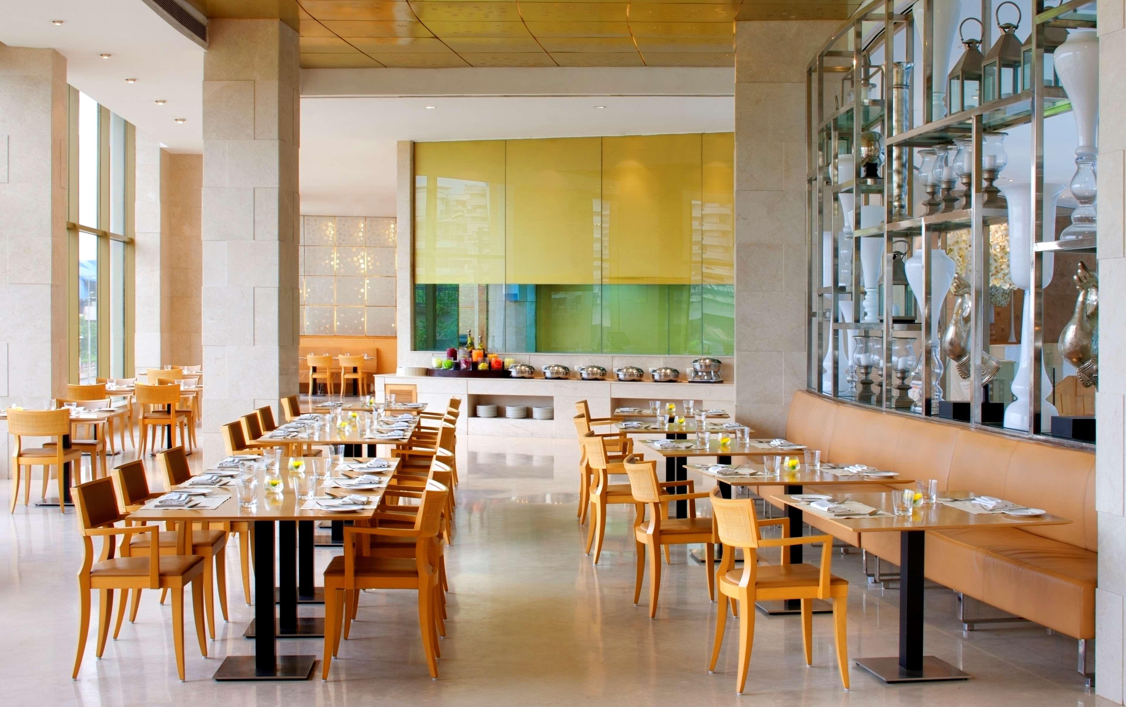 Radisson Blu Hotel New Delhi Dwarka Restaurante foto The Park, Hyderabad