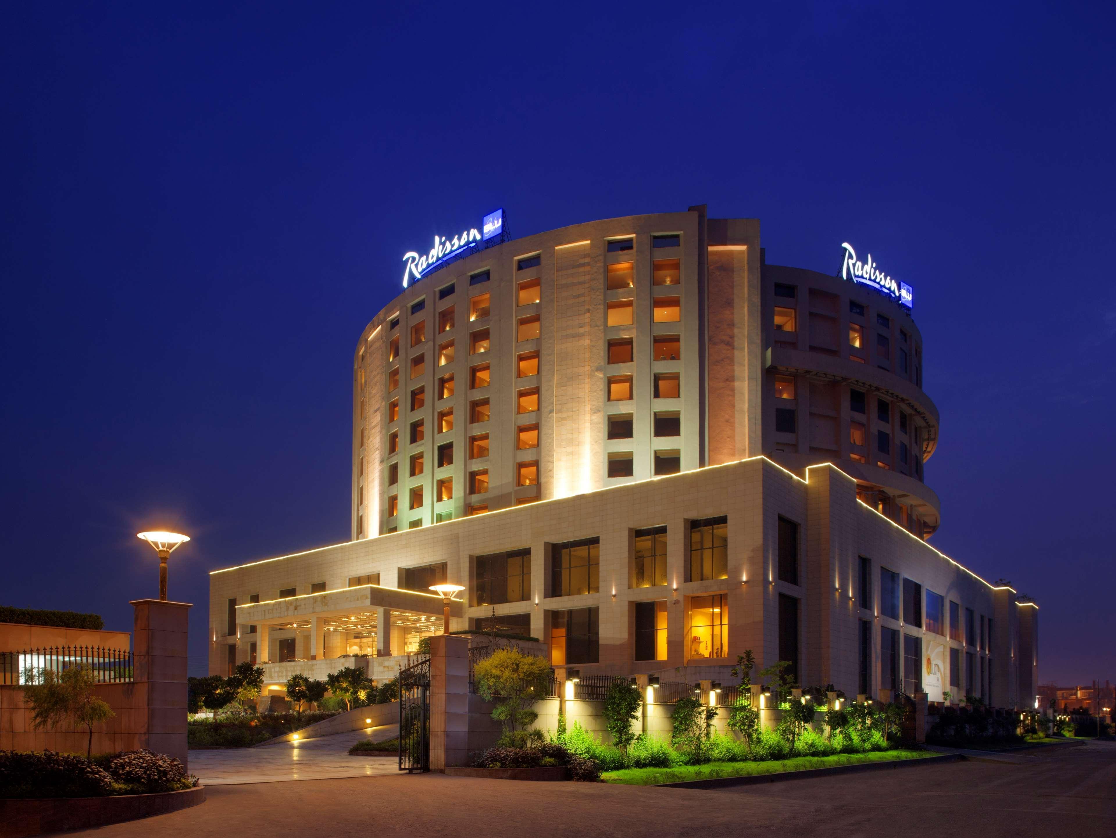 Radisson Blu Hotel New Delhi Dwarka Exterior foto Radisson Blu Hotel, Faridabad