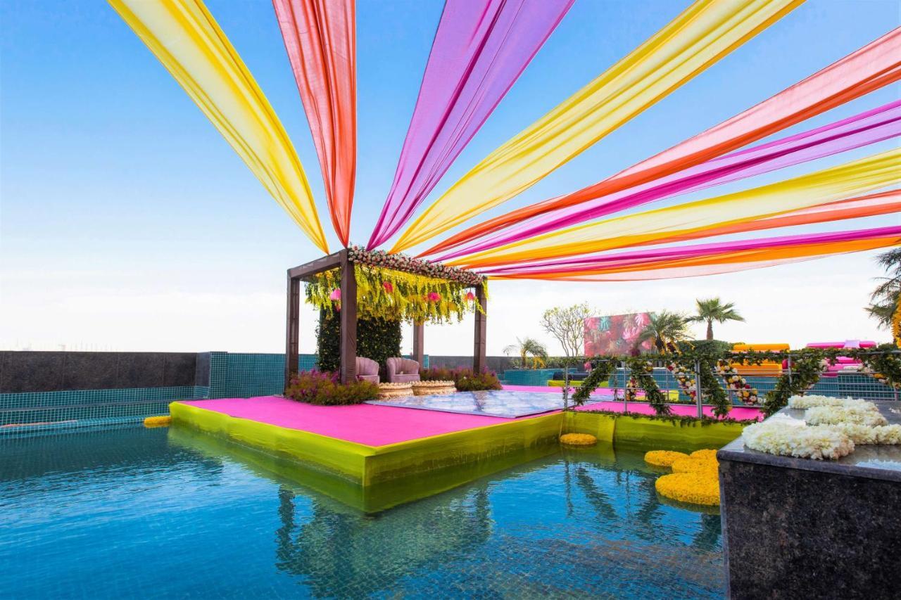 Radisson Blu Hotel New Delhi Dwarka Exterior foto A mandap at a wedding