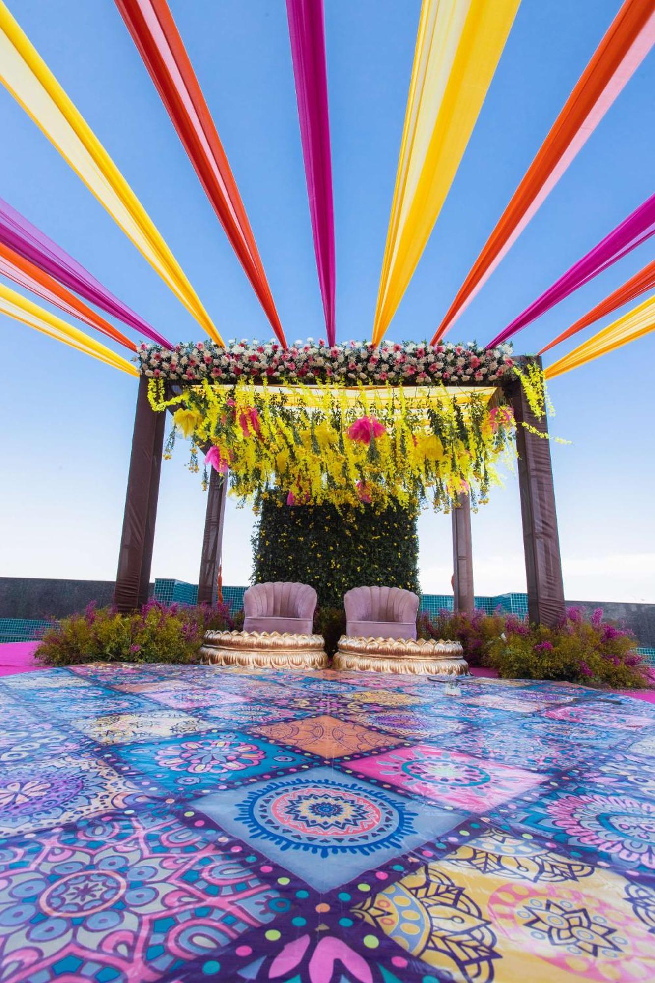 Radisson Blu Hotel New Delhi Dwarka Exterior foto Mandap decorated with flowers