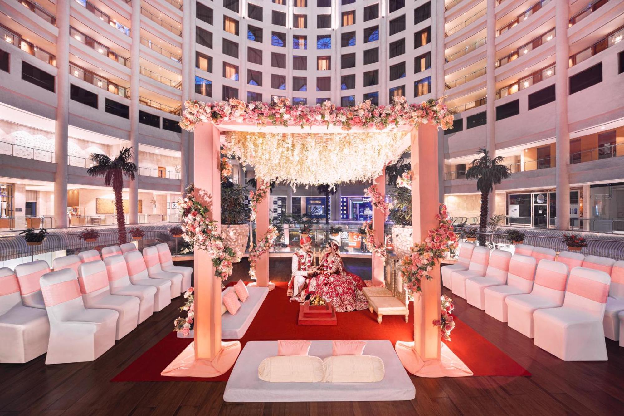 Radisson Blu Hotel New Delhi Dwarka Exterior foto The Grand Ballroom