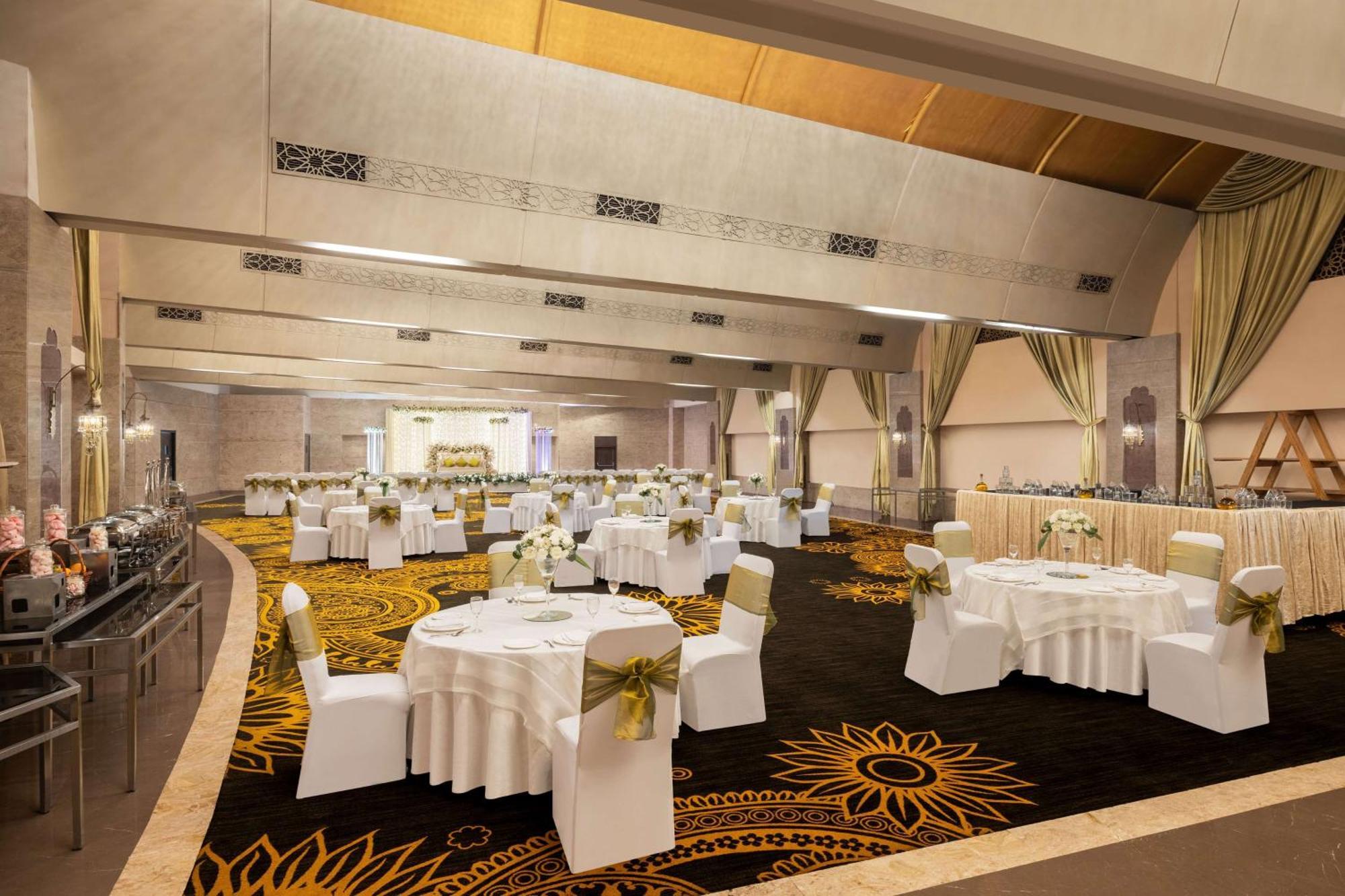 Radisson Blu Hotel New Delhi Dwarka Exterior foto The Grand Ballroom